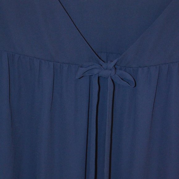 Ann Taylor Factory Flowy V-Back with Tie Navy Top Blouse Chiffon Womens Size M - Picture 3 of 6